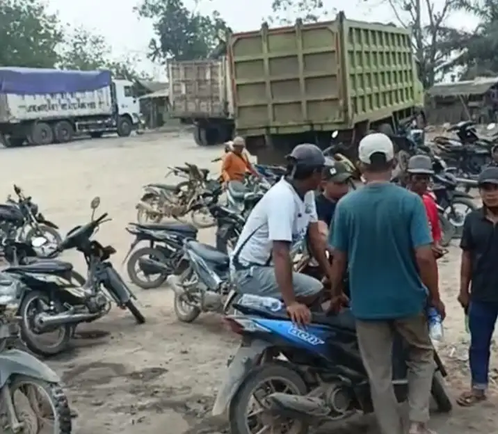 Warga RT 7 Dusun 3 Desa Telang Hentikan Aktivitas Holing dan Loading Batu Bara, Tuntut Kejelasan Bantuan Bus Sekolah