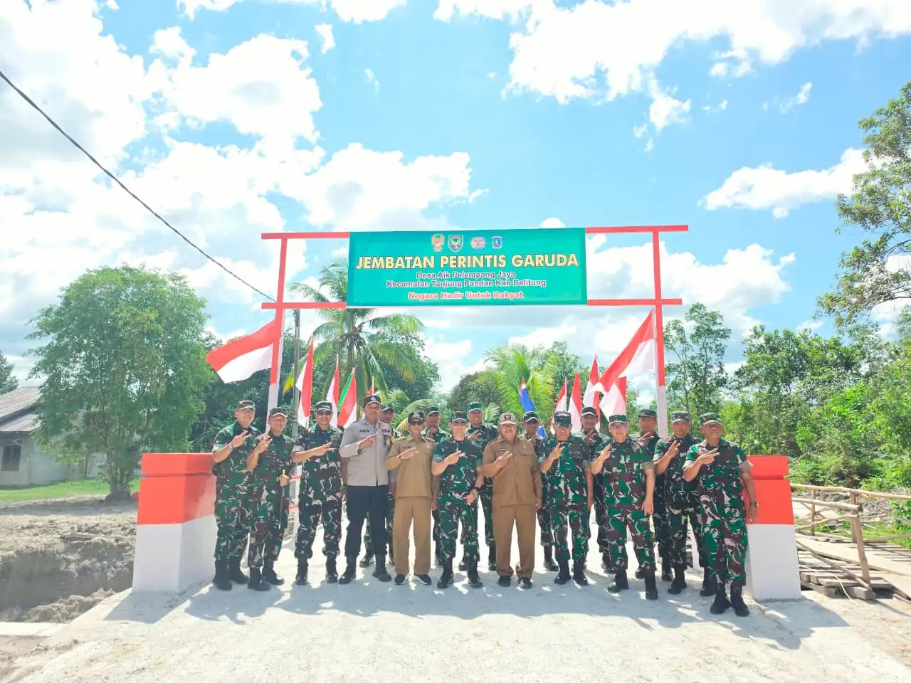 Konektivitas Dua Desa Pulih, Pangdam II/Sriwijaya Tinjau Langsung Jembatan Perintis Garuda