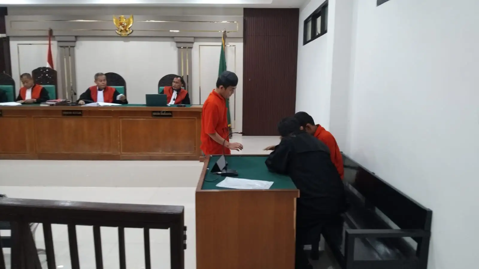 Bawa 10 Ribu Liter BBM Sulingan ke Lampung, Dua Sopir Digiring ke Penjara