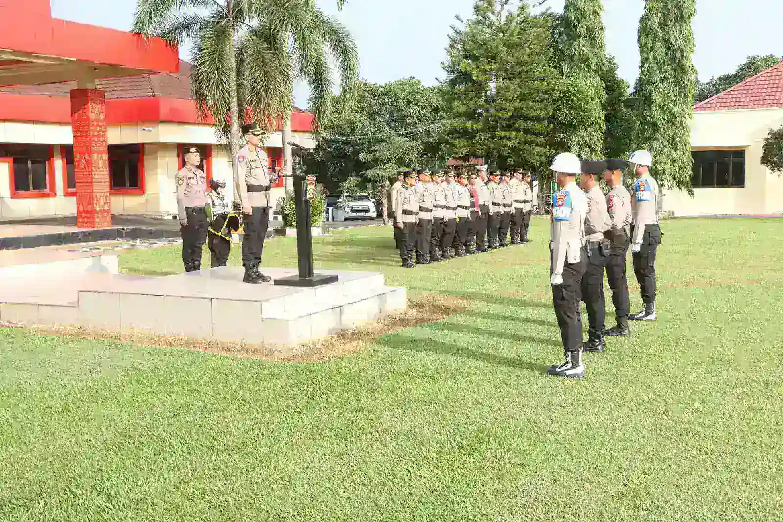 Polres Banyuasin Laksanakan Upacara PTDH Dua Personel sebagai Bentuk Penegakan Disiplin