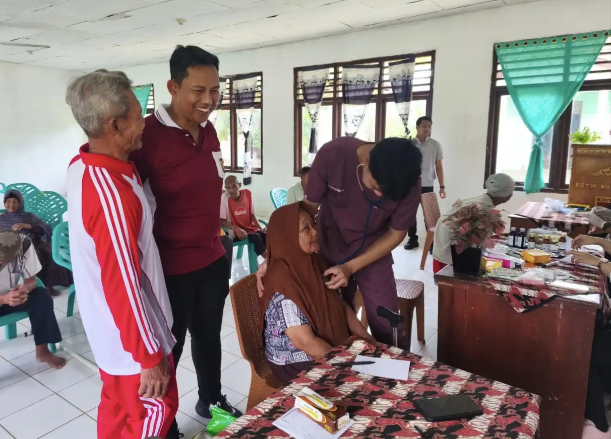 Sentuhan Kemanusiaan Polri, Kapolres Musi Rawas Salurkan Bantuan dan Cek Kesehatan di Panti Jompo Harapan Kita, Dalam Rangka Hari Bhayangkara ke-80