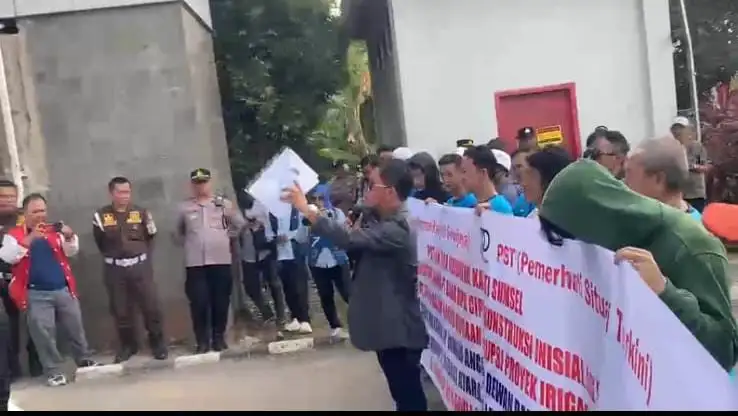 Demo di Kejati Sumsel, SIRA-PST Tuntut Usut Tuntas Dugaan Korupsi Irigasi Air Lemutu