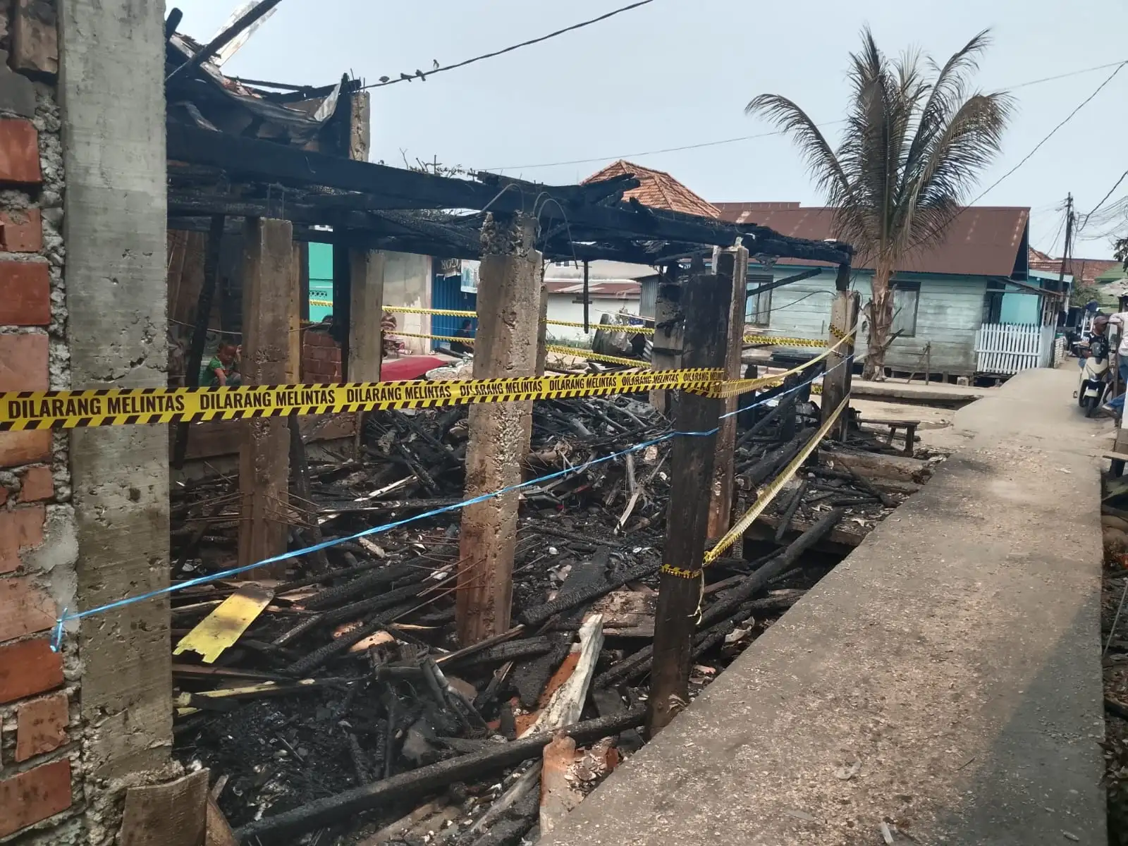Diduga Korsleting Motor, Tiga Rumah di 35 Ilir Palembang Dilalap Api