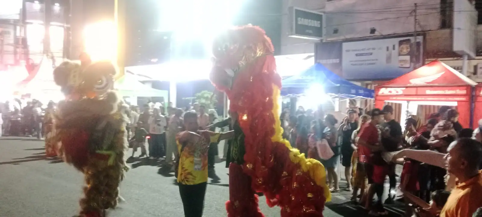 CFN Kolonel Atmo Palembang Selalu Ramai, Warga Nikmati Barongsai hingga Parade Kostum Anime