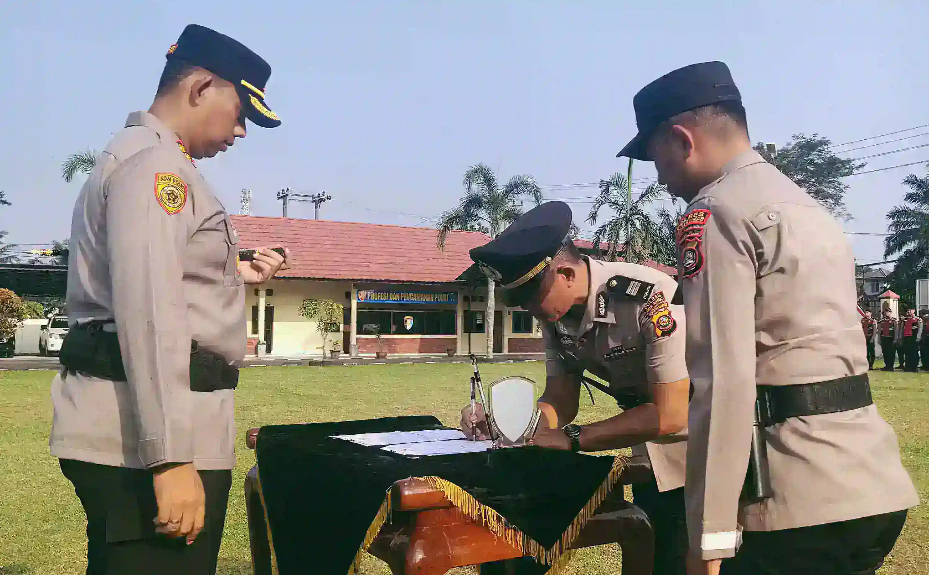 Pimpin Sertijab Kapolsek Purwodadi, Kapolres Musi Rawas Tekankan Personel Untuk Tindak Oknum Pelaku Pembakaran Hutan