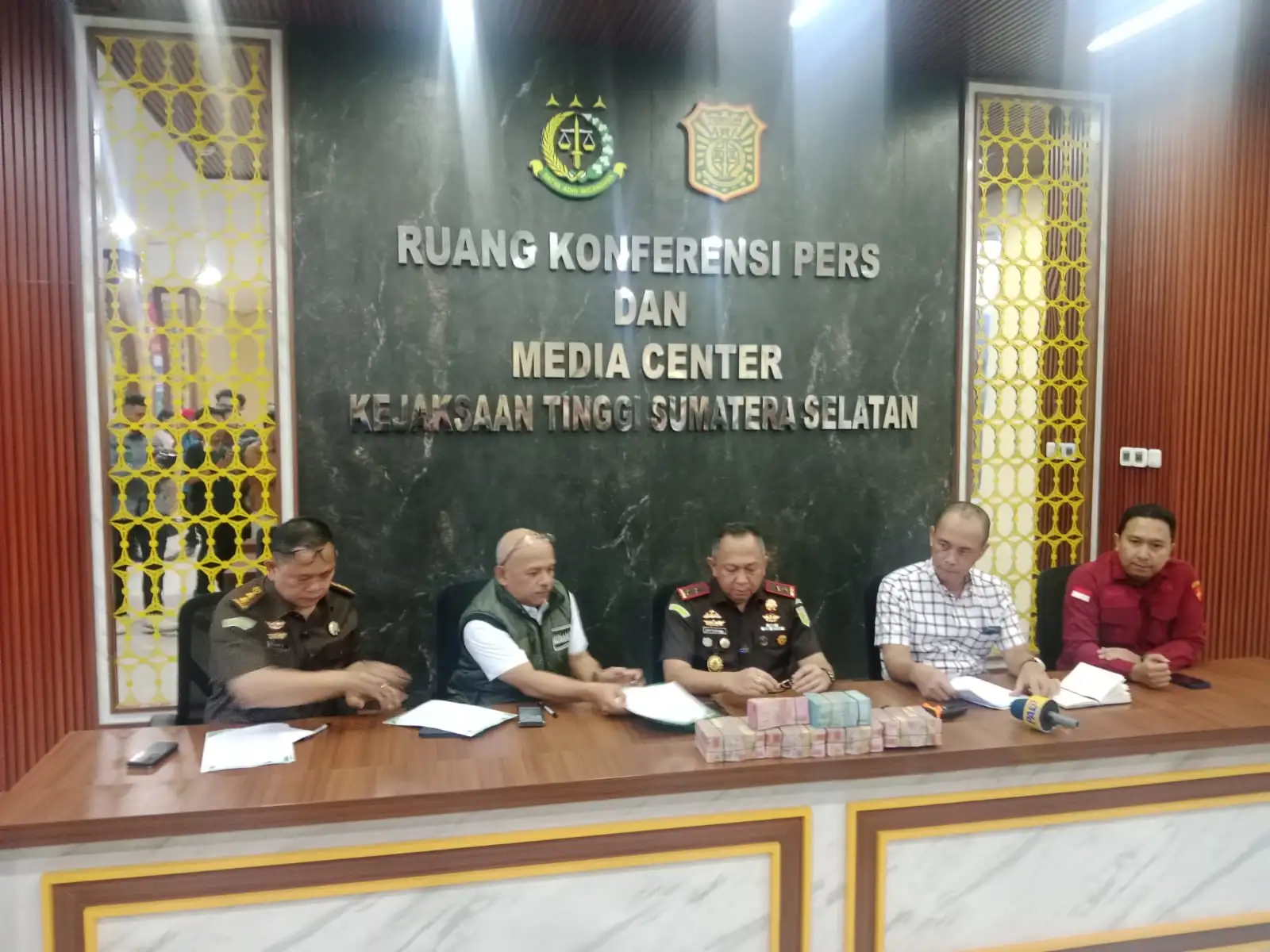 Kejati Sumsel Tetapkan Wakil Bupati PALI dan ASN Provinsi sebagai Tersangka Dugaan Gratifikasi Proyek
